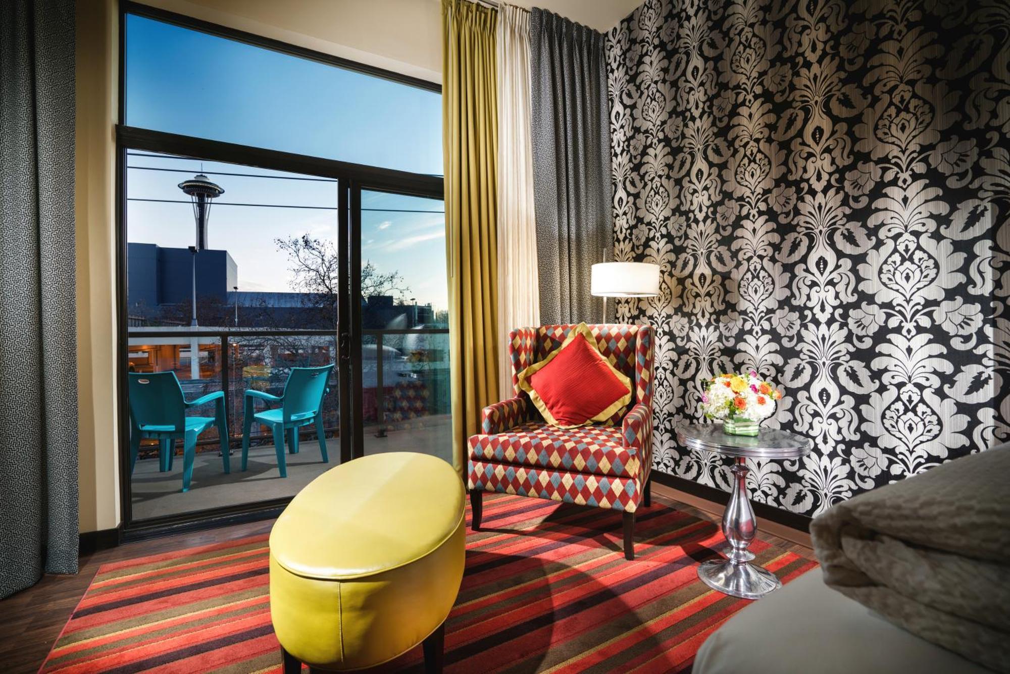 Diva's Dressing Room Suite