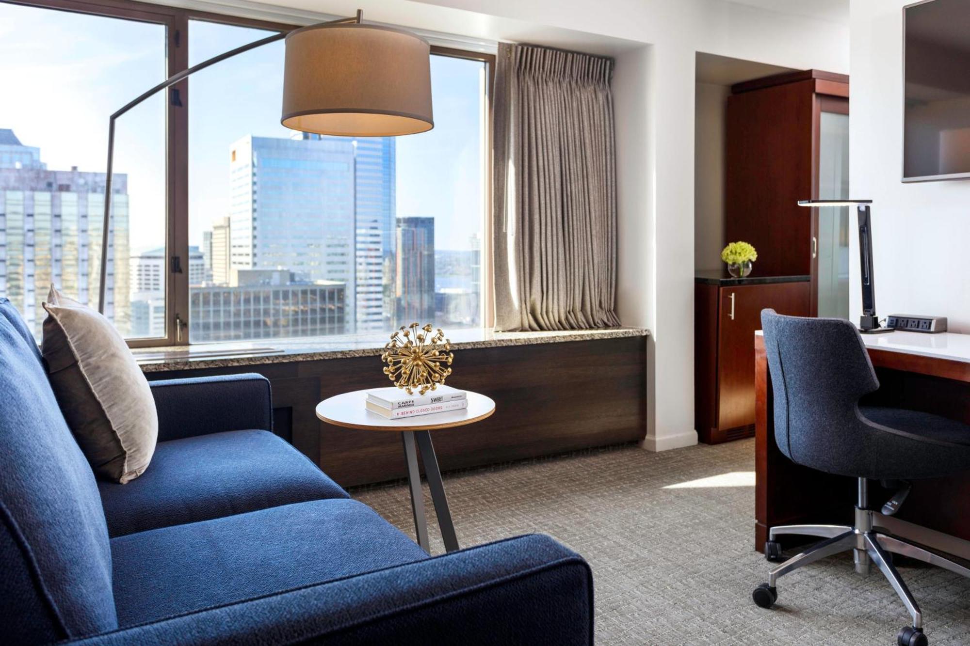 Corner King Room