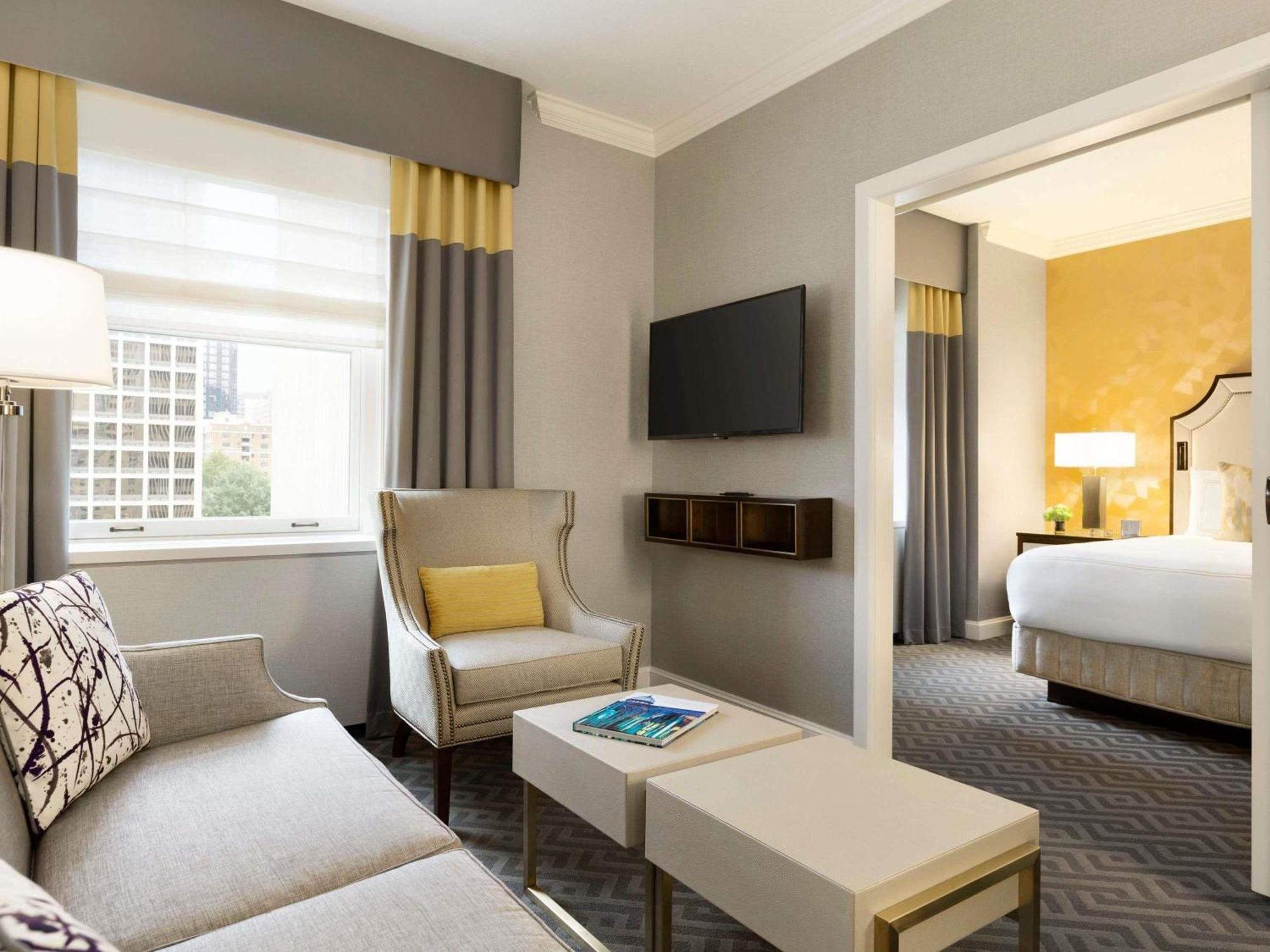 One-Bedroom King Suite