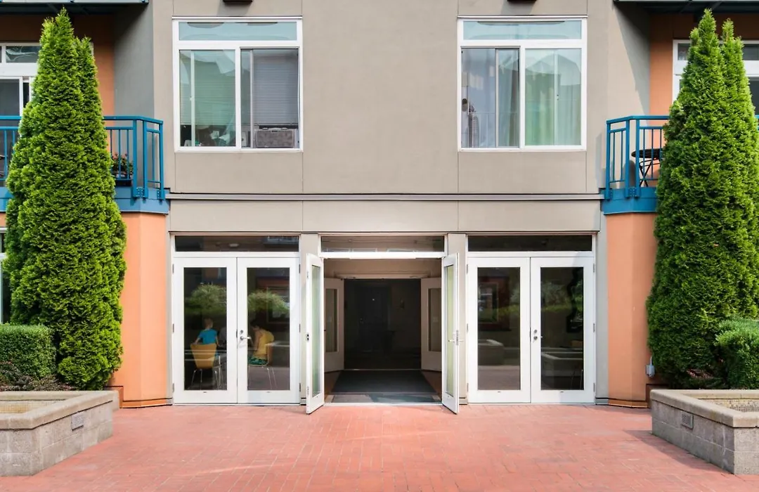 City Water View Oasis With Pool & Gym Near Cruise In Heart Of Seattle-1