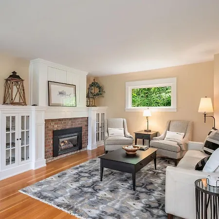 4Br With Firepit, Outdoor Dining And Yard Surrounded By Trees-3