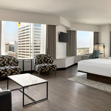 Crowne Plaza Seattle - No Resort Fee - Newly Renovated Ihg Hotel-3